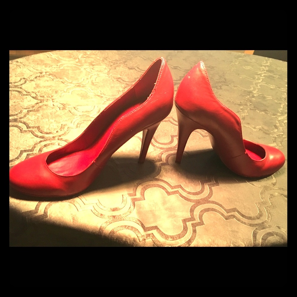 Kelsi Dagger Lillian Red Pumps